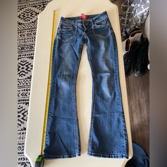 Cute low rise jeans - Picture 1 of 5